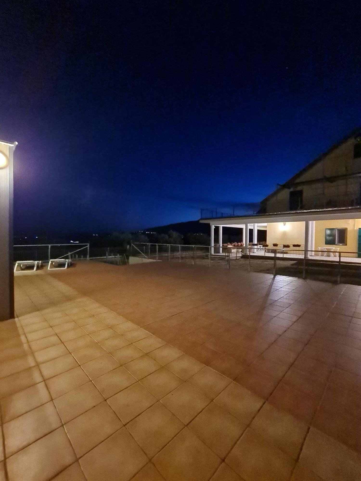 B&B La Petrosa Frascineto Екстер'єр фото